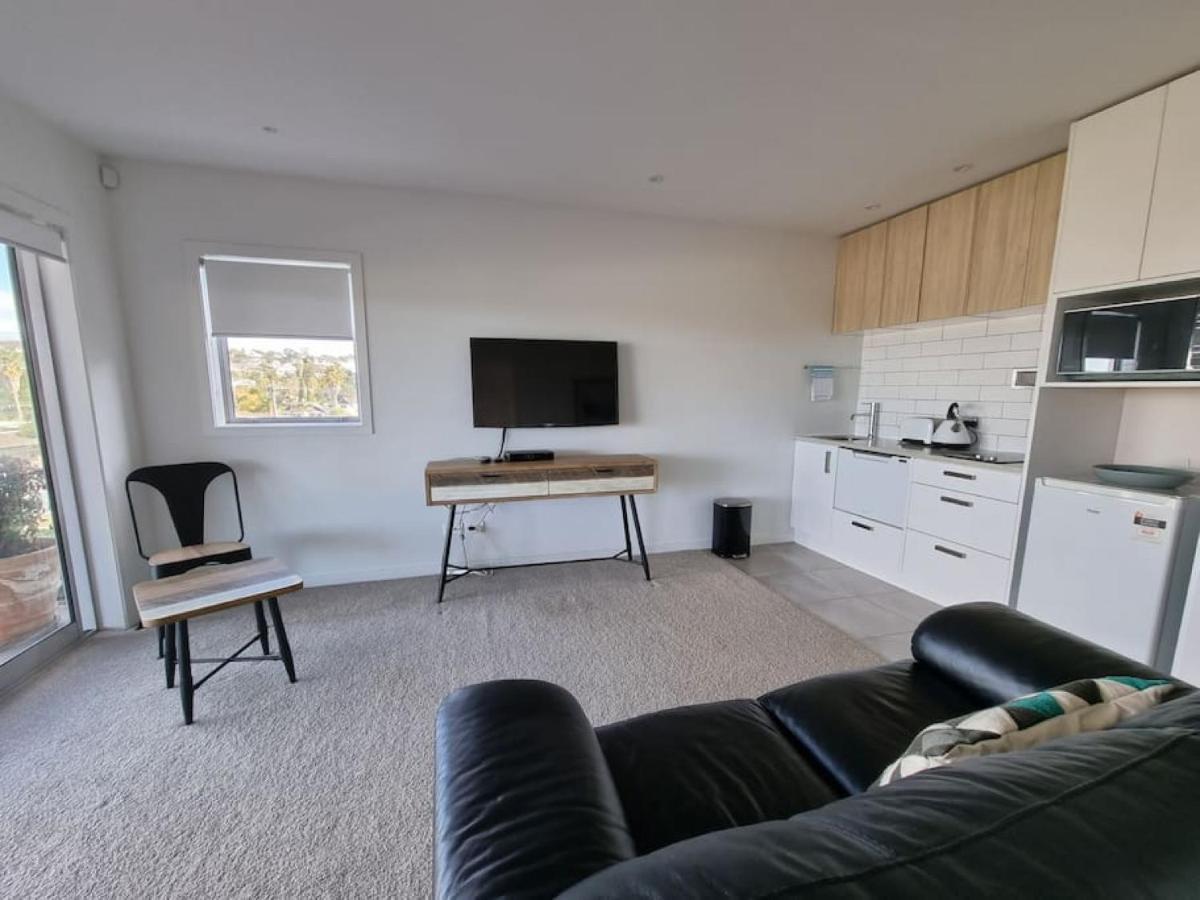 Fabulous Castor Bay 1 Bedroom With Views And Skytv Окленд Экстерьер фото